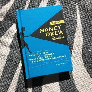SOLD ON 🖤❤️ “The Official Nancy Drew Handbook”